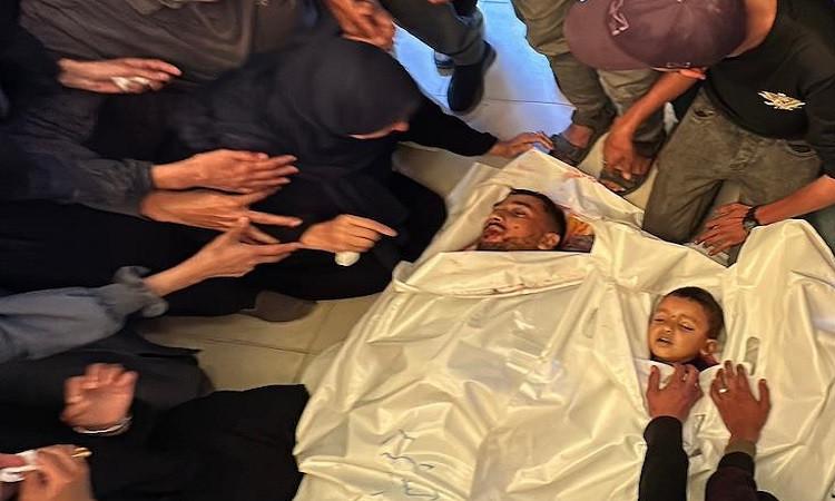 3 شهداء في استهداف الاحتلال الإسرائيلي المواطنين بمناطق خان يونس 3 شهداء في استهداف الاحتلال الإسرائيلي المواطنين بمناطق خان يونس