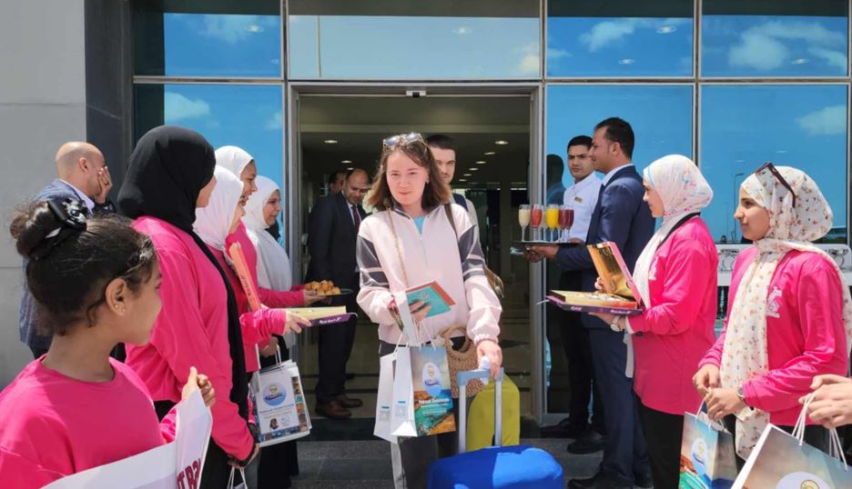بدء موسم الصيف في مطروح باستقبال أولى رحلات الطيران السياحي من تركيا