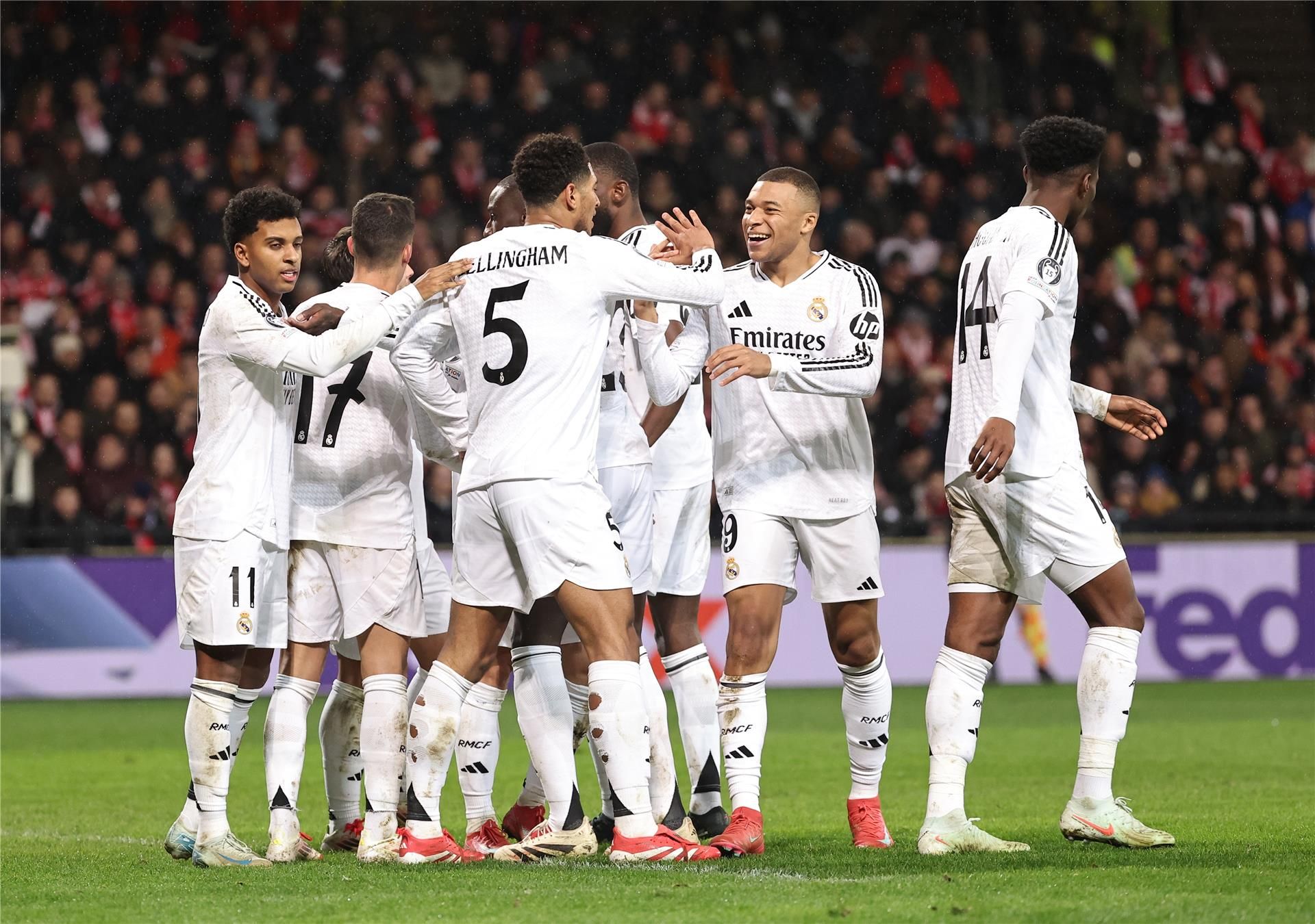 4 غيابات تضرب قائمة ريال مدريد أمام بيلباو.. وعودة لونين