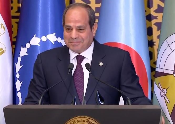 الرئيس السيسي لـ الأئمة: كونوا حماة الحرية