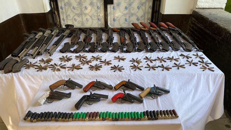 الداخلية تضبط 7عصابات و230 سلاحا ناريا خلال يوم الداخلية تضبط 7عصابات و230 سلاحا ناريا خلال يوم