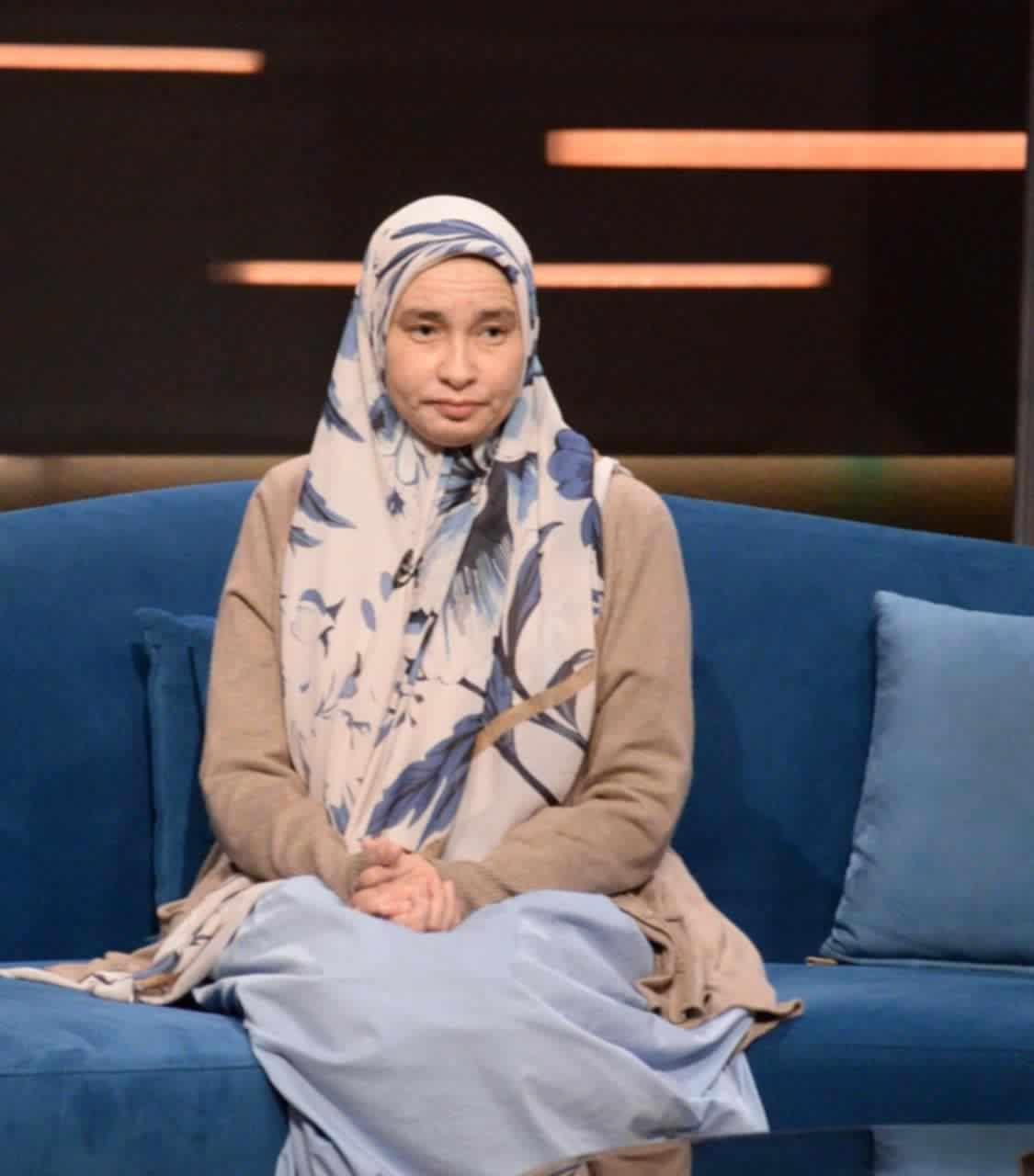 منار سعيد فتاة عشرينية تعاني من الشيخوخة: أعيش في وحدة تامة وأحاول تحدي الظروف