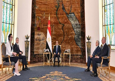 السيسي يستقبل رئيس البرلمان المجري لتعزيز الشراكة الاستراتيجية والتعاون