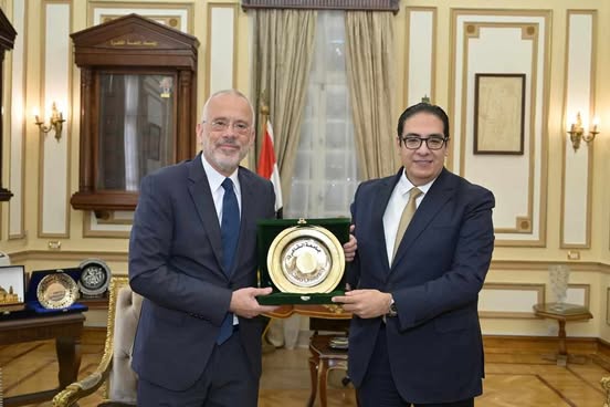 رئيس جامعة القاهرة يستقبل السفير اليوناني بمصر لبحث تعزيز التعاون المشترك مع الجامعات اليونانية رئيس جامعة القاهرة يستقبل السفير اليوناني بمصر لبحث تعزيز التعاون المشترك مع الجامعات اليونانية
