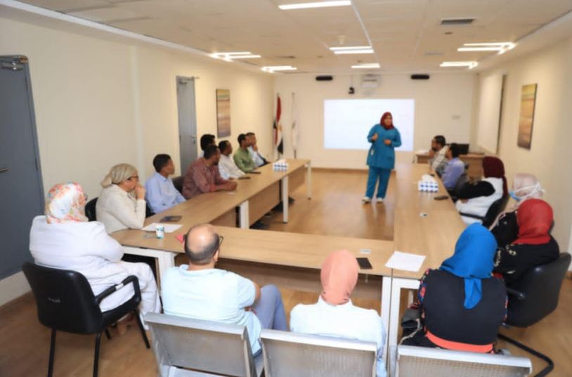 أورام الأقصر تنظم تدريبا حول التواصل الانفعالي لتحسين تجربة المرضى