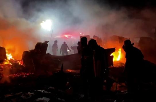 أبادت عائلتين بالكامل.. إسرائيل تقصف نازحين داخل خيامهم وتقتل 43 فلسطينيا في غزة