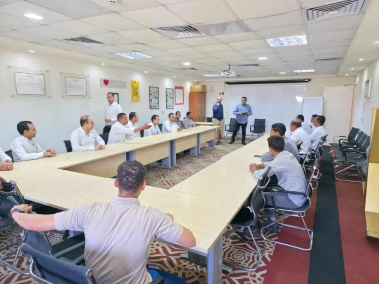 مديرية عمل جنوب سيناء تنظم ندوة توعوية للعاملين في القطاع السياحي حول الحد الأدنى للأجور