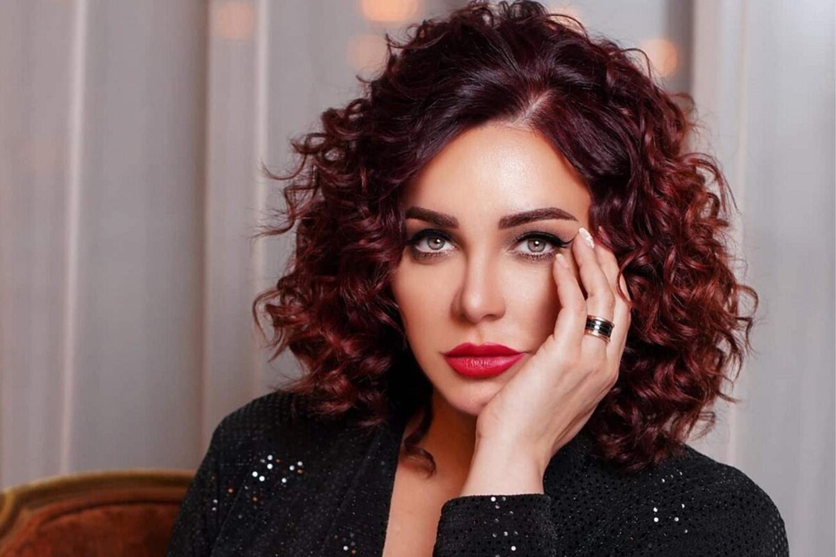 شطب سلاف فواخرجي من نقابة الفنانين بسوريا بسبب دفاعها عن بشار الأسد