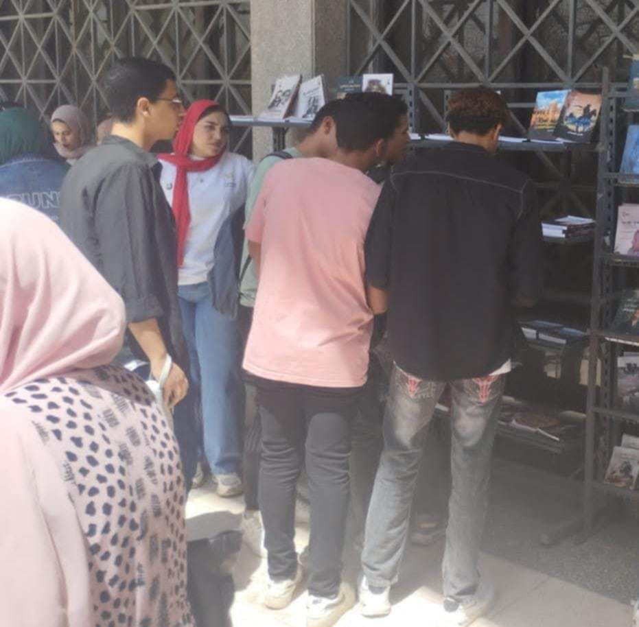 يستمر للأربعاء.. قصور الثقافة تقيم معرض كتاب بجامعة حلوان