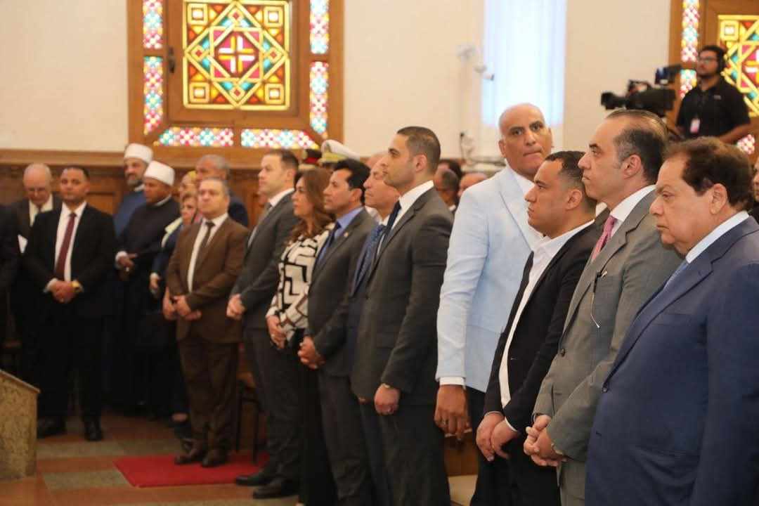 محافظ الشرقية يشارك في احتفالات الطائفة الإنجيلية بعيد القيامة المجيد