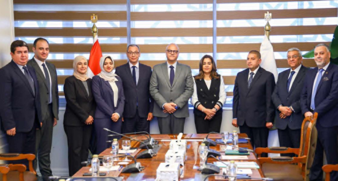 وزيرة التنمية المحلية ومحافظ القليوبية يشهدان توقيع عقد لتأجير وحق الانتفاع لمجزر شبرا الخيمة مع شركة خاصة