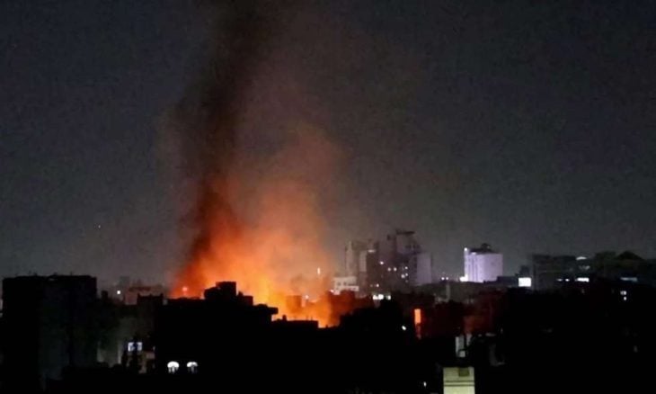 غارات جديدة من إسرائيل على إيران تسفر عن مقتل 5 مدنيين وجرح 20 آخرين غارات جديدة من إسرائيل على إيران تسفر عن مقتل 5 مدنيين وجرح 20 آخرين