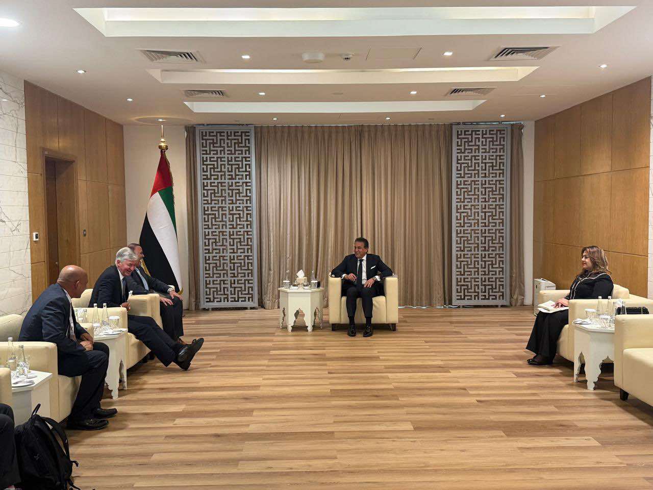 وزير الصحة يبحث التعاون مع ممثلي شركة جلاسكو في المجالات الطبية والبحثية