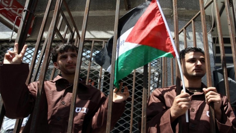 الاحتلال يفرج عن 10 أسرى من غزة