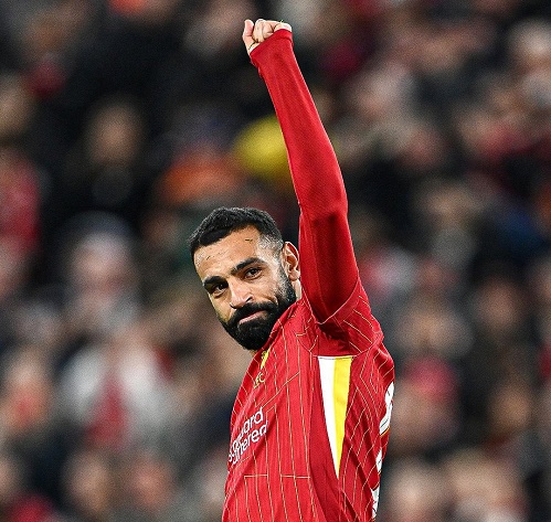 صلاح يقود ليفربول ضد برايتون في الدوري الإنجليزي. صلاح يقود ليفربول ضد برايتون في الدوري الإنجليزي.