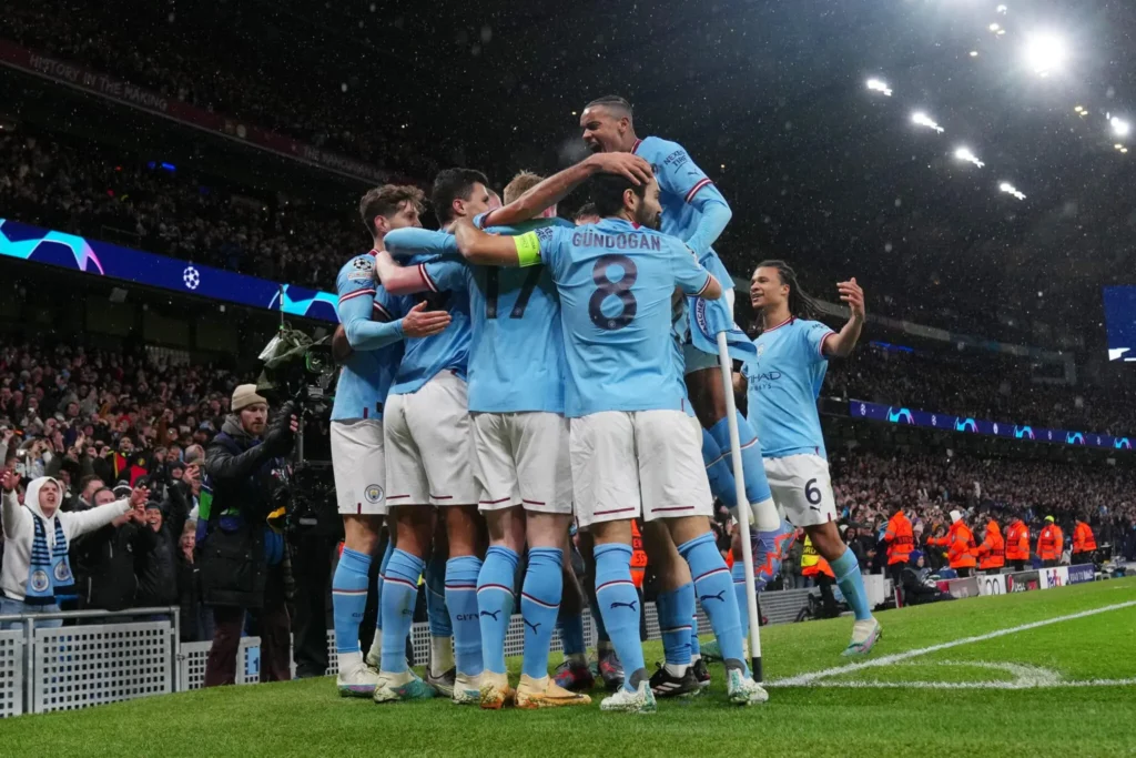 نجم مانشستر سيتي يستعين بأوبر للوصول إلى ملعب الاتحاد (فيديو) نجم مانشستر سيتي يستعين بأوبر للوصول إلى ملعب الاتحاد (فيديو)
