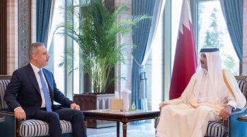 أمير قطر ووزير خارجية تركيا يبحثان تعزيز العلاقات الاستراتيجية