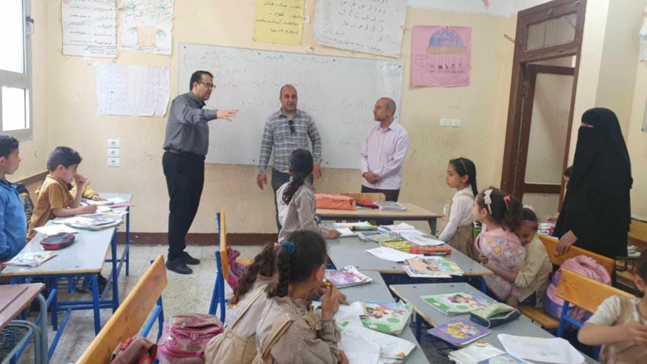 وكيل تعليم الغربية يتابع مدارس قطور للفترتين الصباحية والمسائية