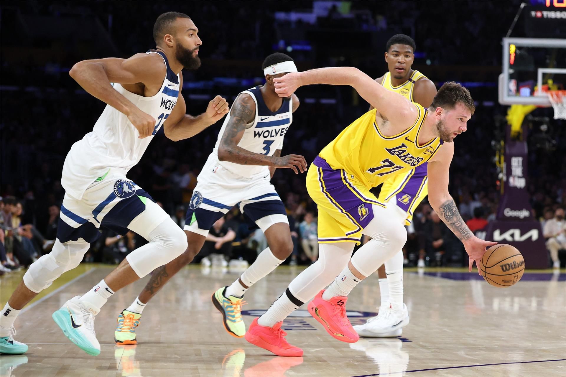 NBA.. دونتشيتش يقود ليكرز للفوز على تمبرولفز