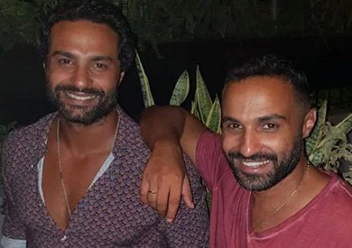 كريم فهمي: أحمد أستاذي وليس مجرد أخ.. وفتح الطريق لجيل كامل من المؤلفين