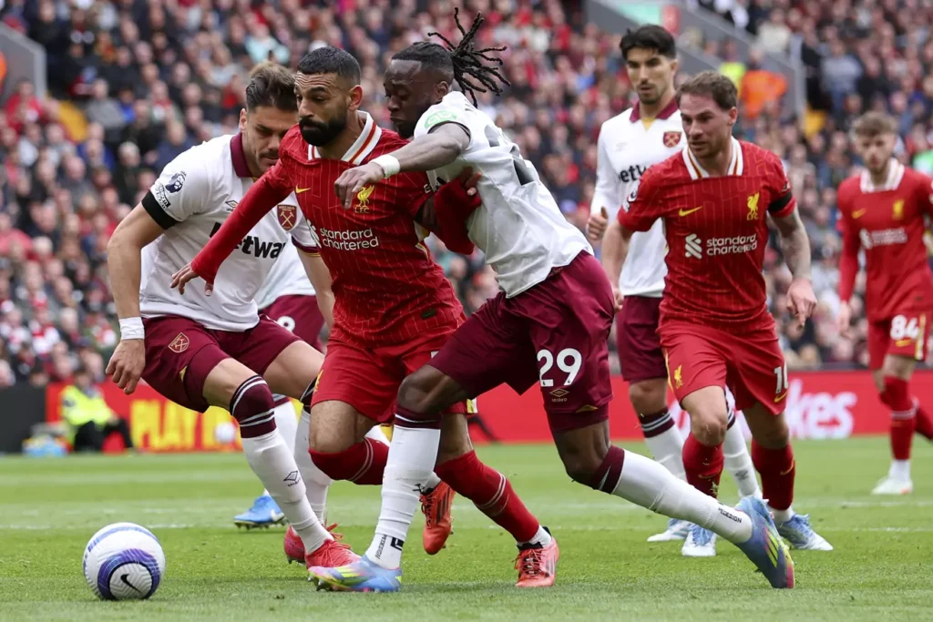 القنوات الناقلة لمباراة ليفربول ضد توتنهام بالجولة 34 في الدوري الإنجليزي