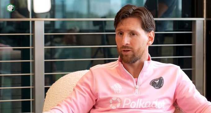 ميسي يقدم التهاني لبرشلونة بمناسبة الفوز بلقب الدوري الإسباني ميسي يقدم التهاني لبرشلونة بمناسبة الفوز بلقب الدوري الإسباني