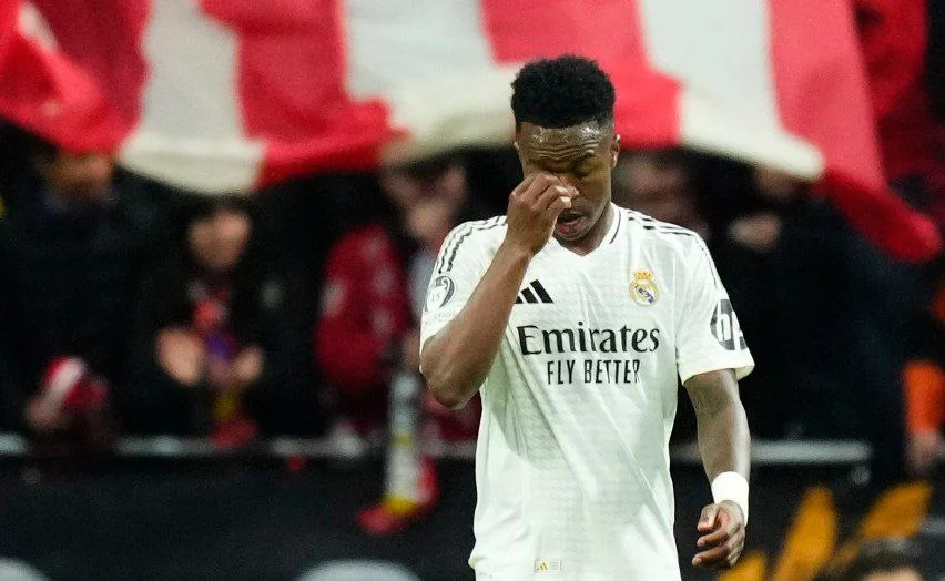 فينيسيوس غاضب من جماهير ريال مدريد.. ما القصة؟