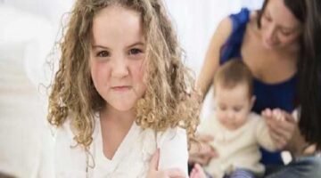 " أنا وبابا وماما" يستعرض مظاهر الغيرة بين الأشقاء وكيفية التعامل معها