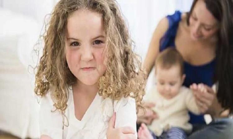 " أنا وبابا وماما" يستعرض مظاهر الغيرة بين الأشقاء وكيفية التعامل معها