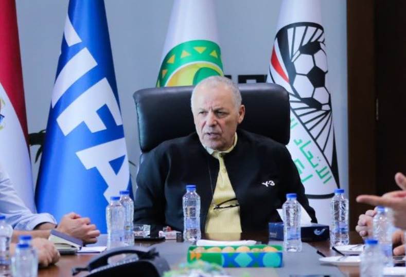 أبو ريدة يشكر موتسيبي بعد تدخله لإنهاء أزمة تأشيرات الأجانب في الأهلي وبيراميدز أبو ريدة يشكر موتسيبي بعد تدخله لإنهاء أزمة تأشيرات الأجانب في الأهلي وبيراميدز