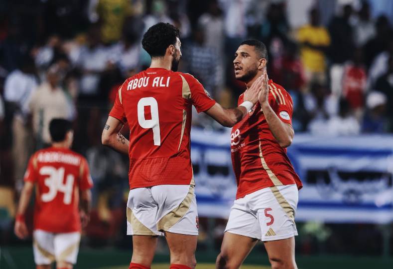 أشرف بن شرقي على رأس مقاعد بدلاء الأهلي أمام صن داونز في دوري أبطال أفريقيا أشرف بن شرقي على رأس مقاعد بدلاء الأهلي أمام صن داونز في دوري أبطال أفريقيا