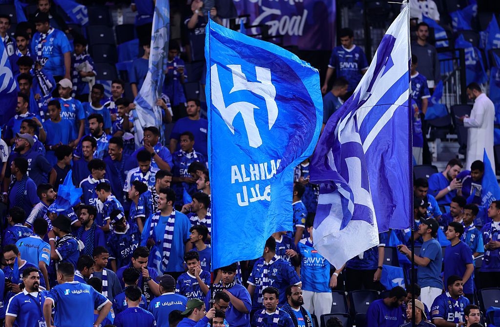 إغماءات وضيق تنفس.. زلزال الكلاسيكو يعصف بجماهير الهلال