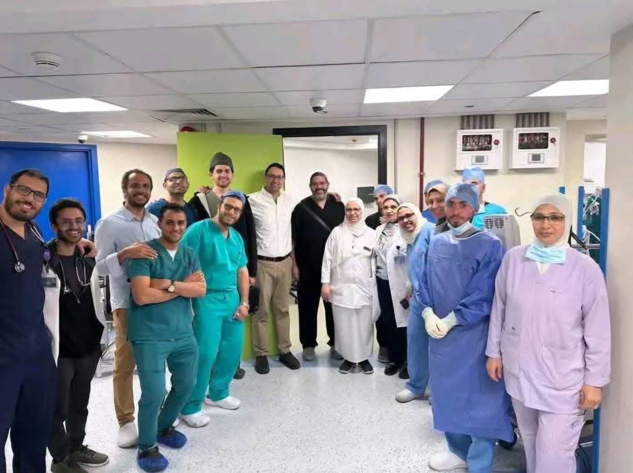 أطباء قصر العيني الذين حققوا الإنجاز الطبي