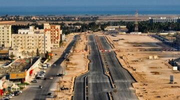 إنجاز نسب متقدمة لتنفيذ 3 مشروعات للطرق بصلالة بتكلفة 17.6 مليون ريال عُماني