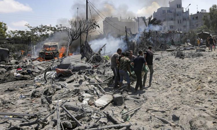 استشهاد وإصابة عدد من الفلسطينيين في قصف للاحتلال الإسرائيلي جنوب غزة