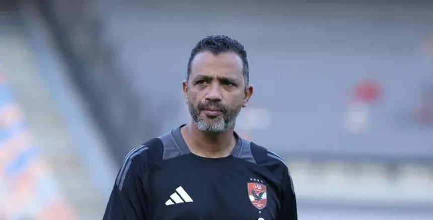 الأهلي يقبل اعتذار سامي قمصان.. ويشيد بما قدمه مع فريق الكرة