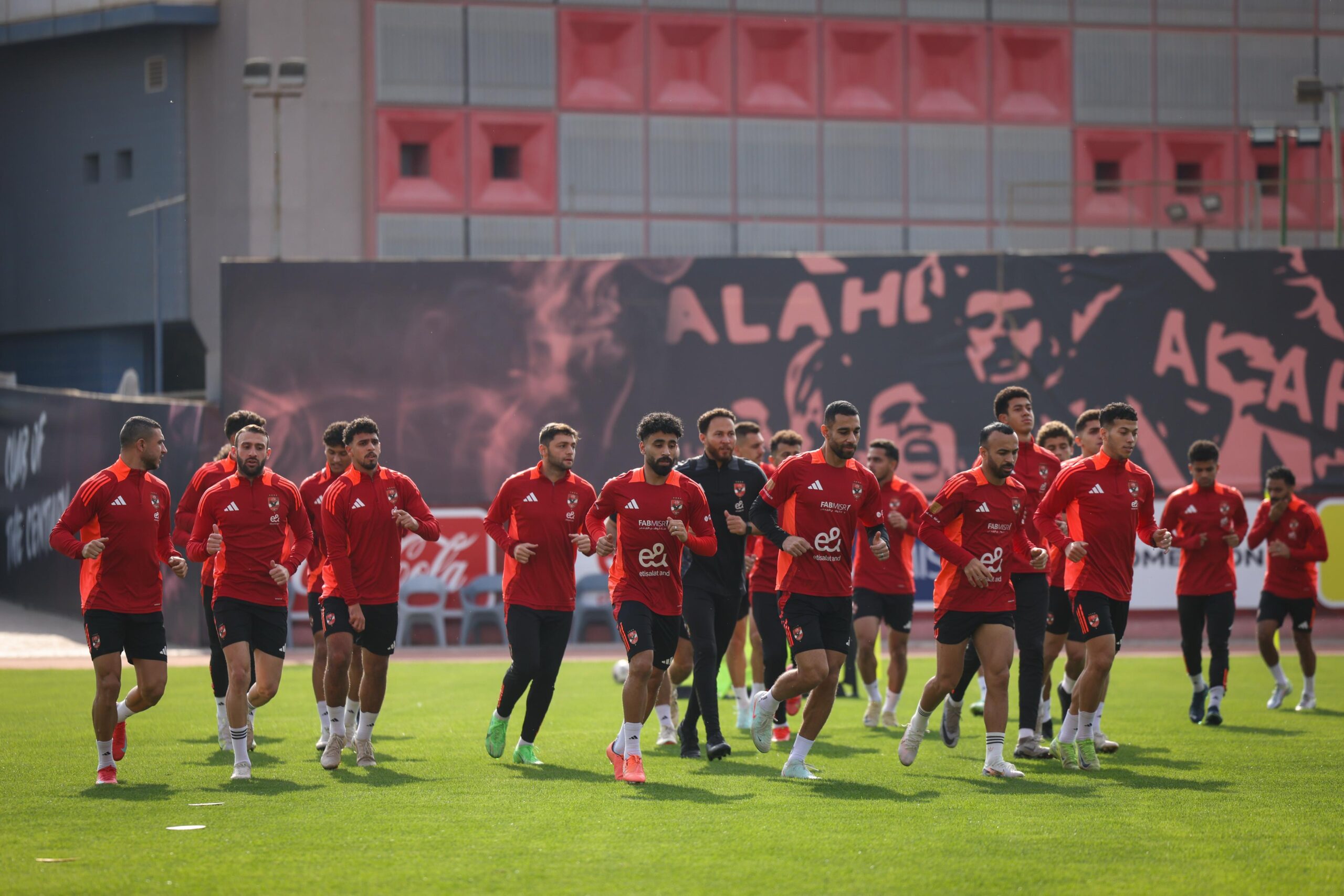 الأهلي يوقع عقوبات على لاعبيه تتخطى 400 ألف جنيه بعد الخروج من دوري أبطال إفريقيا