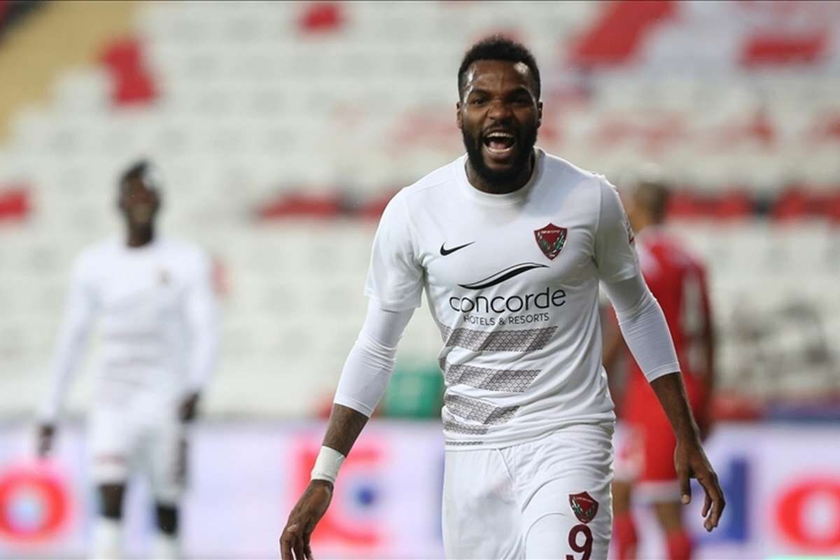 الاتحاد الجابوني ينعى بوبيندزا في بيان رسمي