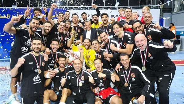 الاهلي يصعق الزمالك ويفوز ببطولة كأس مصر لكرة اليد الاهلي يصعق الزمالك ويفوز ببطولة كأس مصر لكرة اليد