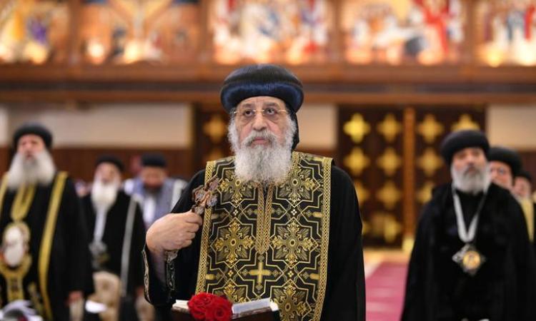 البابا تواضروس الثاني يترأس صلوات الجمعة العظيمة من الكاتدرائية المرقسية
