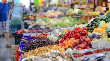البنك الدولي يتوقّع انخفاض أسعار السلع الأولية إلى أدنى مستوياتها