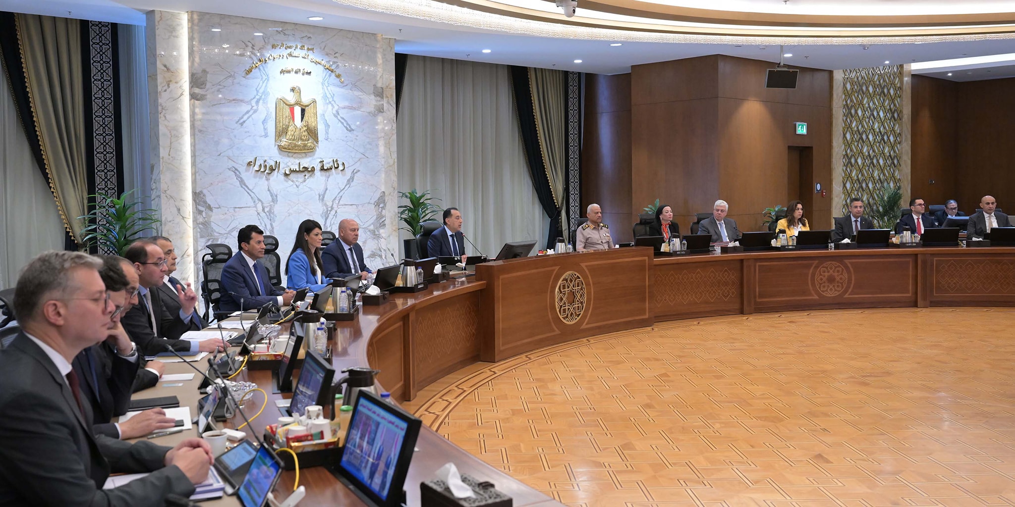 الحكومة تقر مشروع قانون “العلاوة” اعتبارًا من يوليو 2025