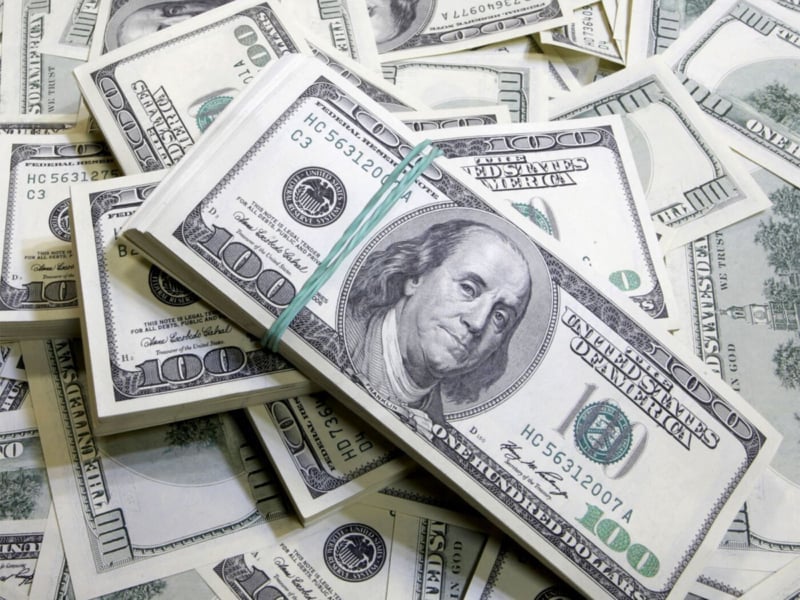 الدولار يكافح لاستعادة قوته وسط الحرب التجارية بين أمريكا والصين