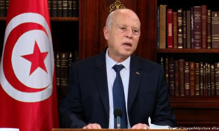 الرئيس التونسي يندد بتدخل سافر في الشأن الداخلي بعد انتقادات خارجية