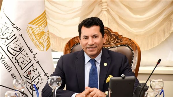 «الشباب والرياضة» تحيل أحد معاونيها للتحقيق إثر واقعة «التراشق بالألفاظ» «الشباب والرياضة» تحيل أحد معاونيها للتحقيق إثر واقعة «التراشق بالألفاظ»