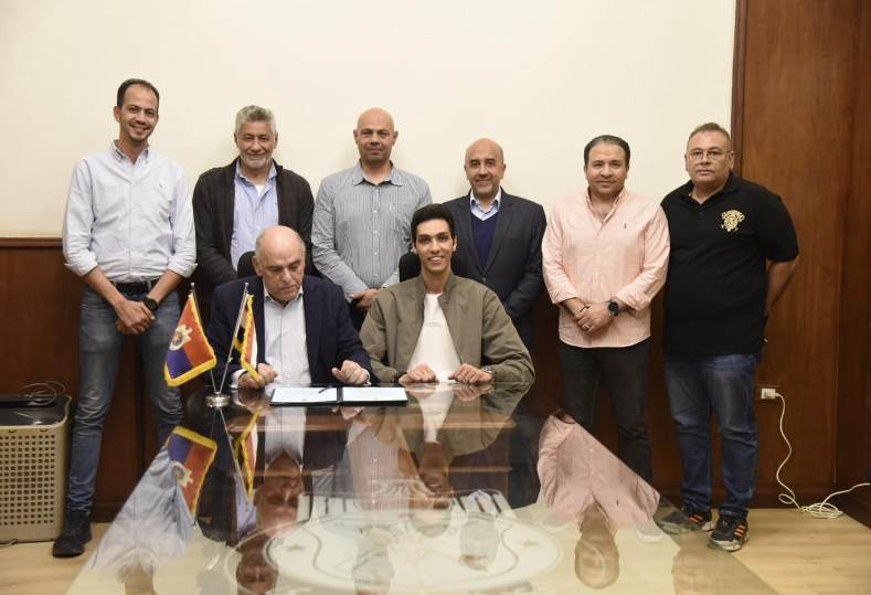 الصيد يجدد تعاقده مع البطل الأولمبي سيف عيسي الصيد يجدد تعاقده مع البطل الأولمبي سيف عيسي