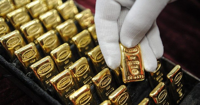 العقود الآجلة للذهب تقفز 2% متجاوزة 3300 دولار