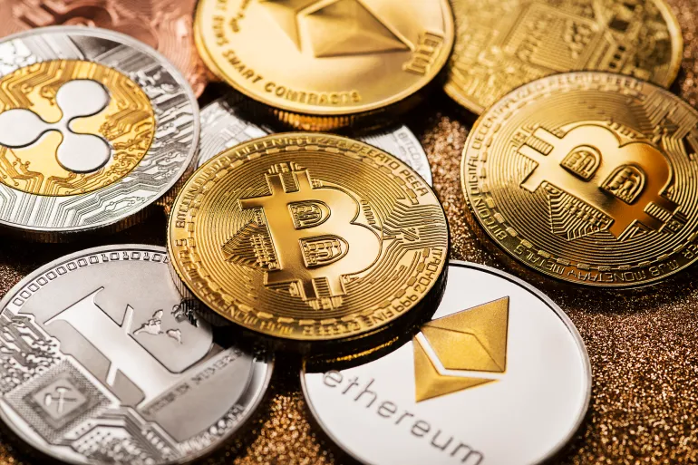 تراجع أسعار العملات المشفرة وسط ترقب لقرارات الاحتياطي الفيدرالي وتداعيات القيود التجارية