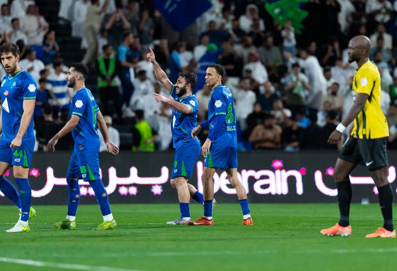 الفتح يقسو على الاتحاد بثنائية في الدوري السعودي.. فيديو الفتح يقسو على الاتحاد بثنائية في الدوري السعودي.. فيديو