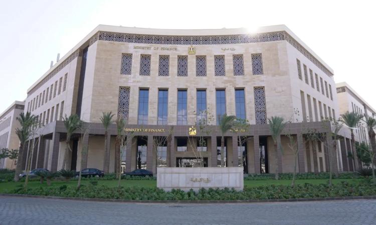 المالية:صرف مرتبات يوليو بالزيادة الجديدة..وأقل درجة وظيفية ستزيد 1100جنيه